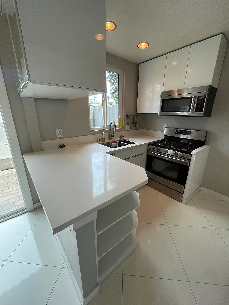 Building Photo - 4733 W Mountain View Dr #3