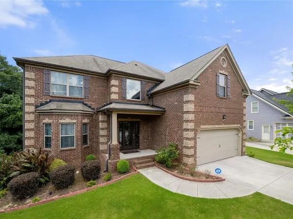 204 Misty Grove Dr, Loganville, GA 30052