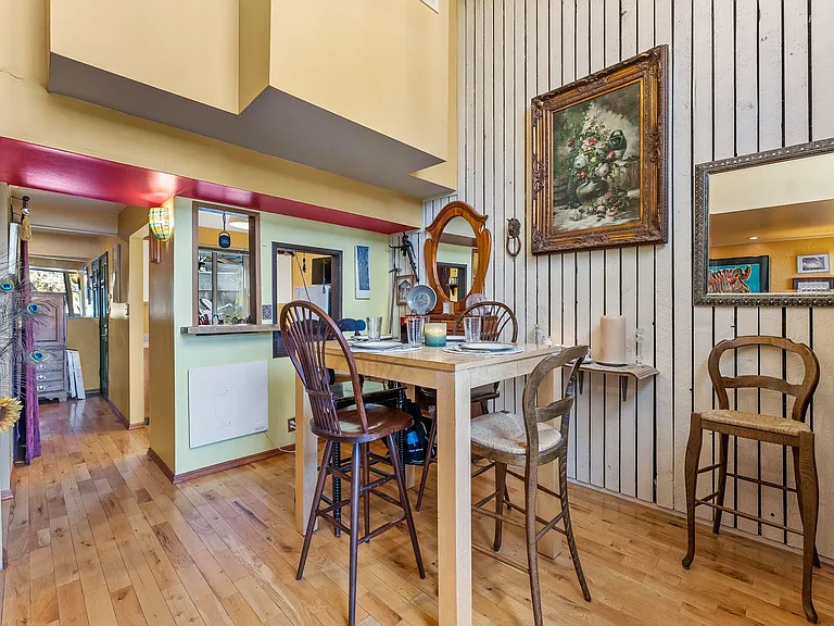 432 Woodside Ave — Photo 3