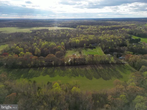 1509 Hustle Rd, Hustle, VA 22476