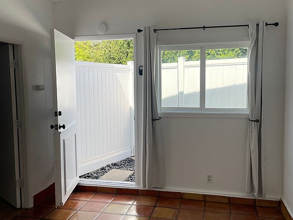 4th image of 4833 Cartwright Ave