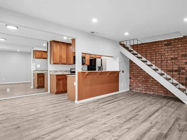 303 Harding Blvd APT 2, Roseville, CA 95678