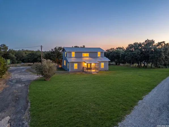 323 Lakeside, Lakehills, TX 78063
