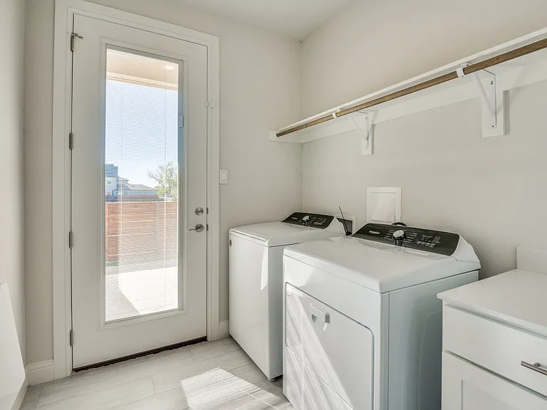 9601 Thorncrown Ln — Photo 4