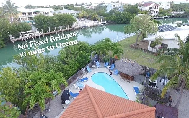 309 Calzada De Bougainville — Photo 1