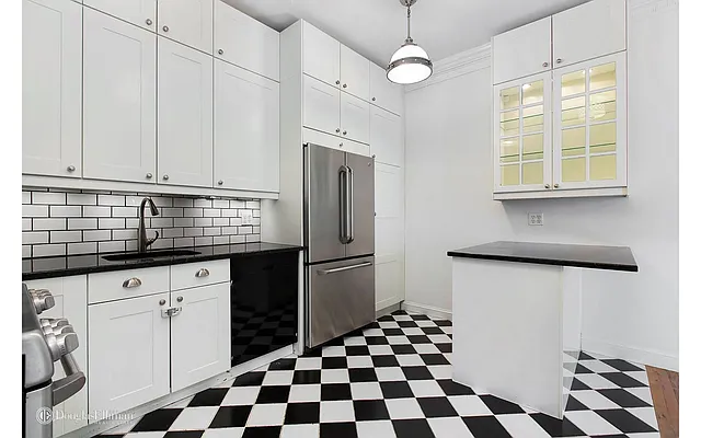 Rented by Douglas Elliman | media 26