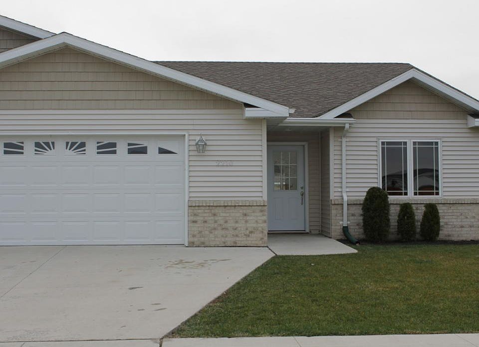 1st image of 2210 Pembrooke Dr
