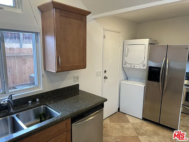 2454 Penmar Ave — Photo 34