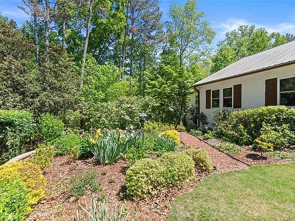 5th image of 155 Crowe Rd