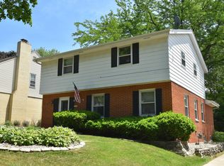 10349 W Park Ridge Ave, Wauwatosa, WI 53222