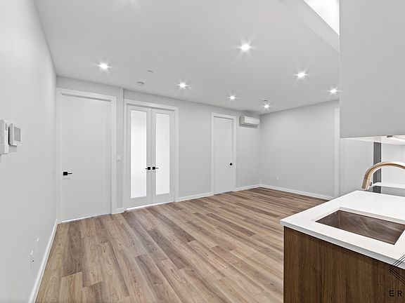 3rd image of 2913 Snyder Ave APT 4G