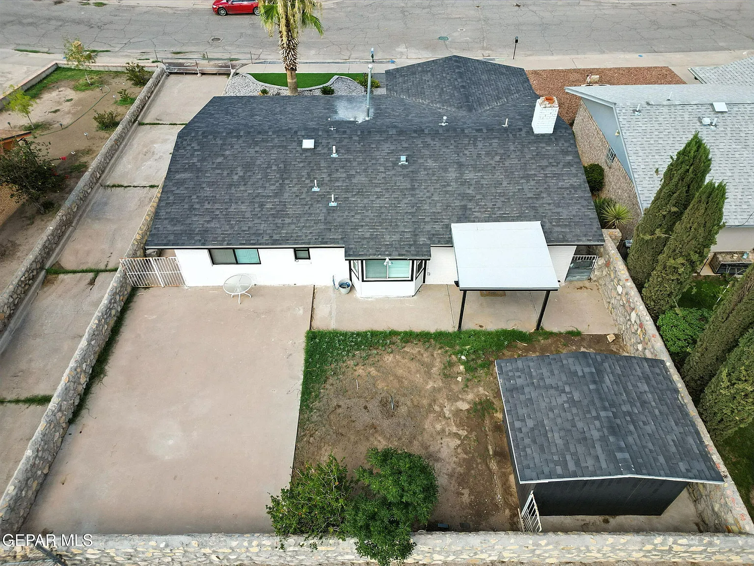 3 bed, 2.0 bath, 1728 sqft, $1,900 — Photo 3