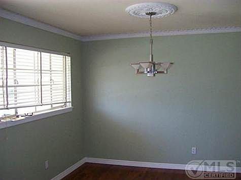 5th image of 5513 Waltham Ave
