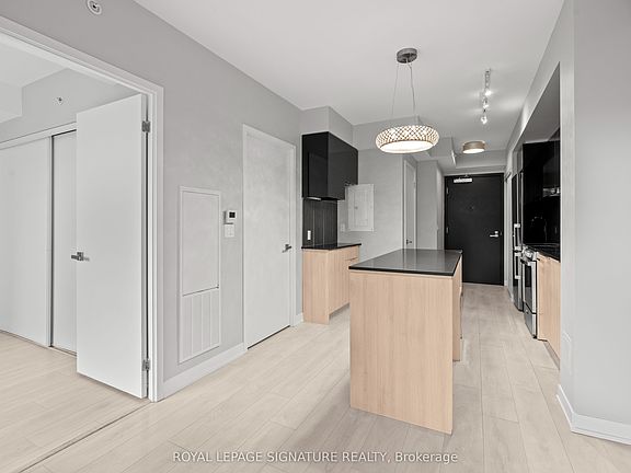 4th image of 31 Tippett Rd #341