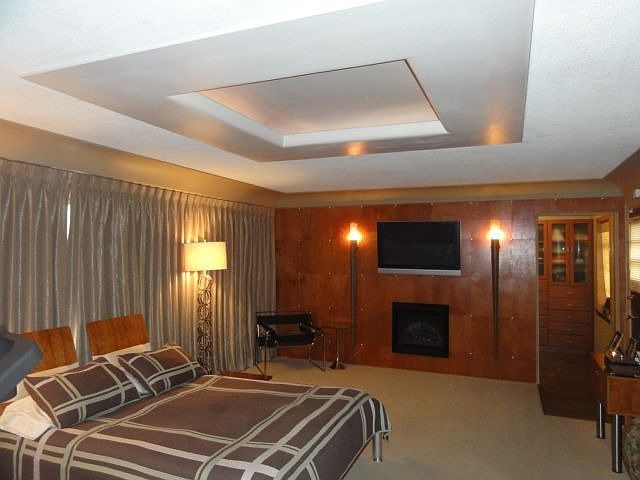 MASTER WITH FIREPLACE