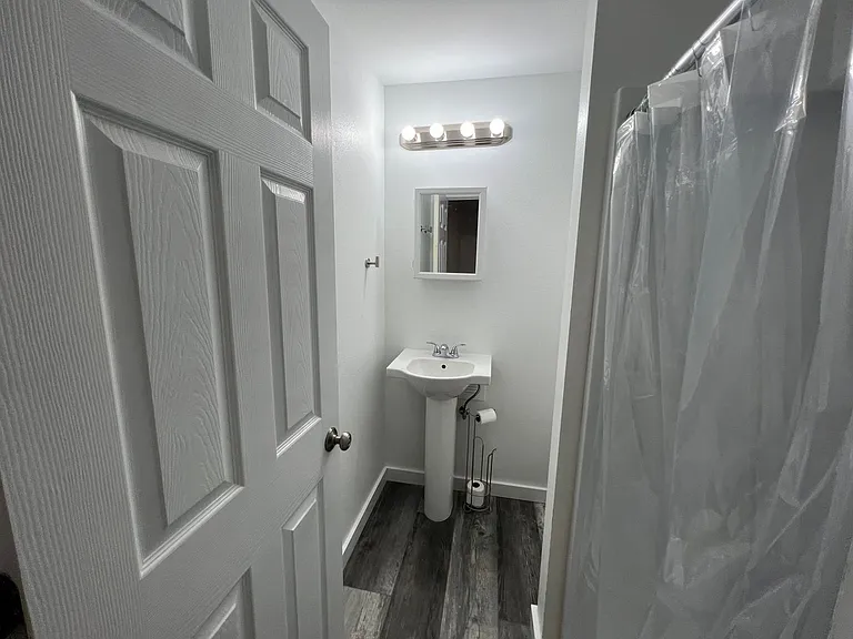 583 N Main St — Photo 18