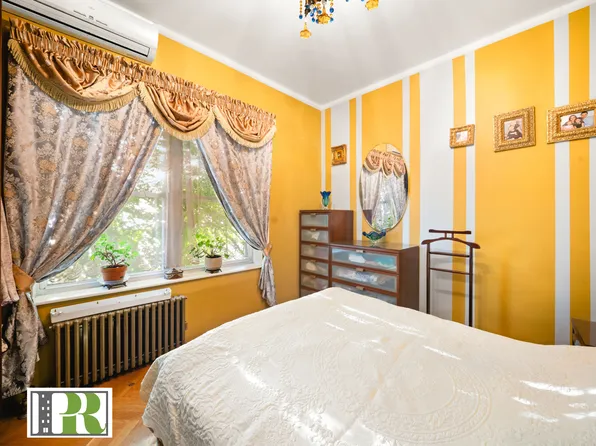 3921 Avenue R image 11 of 29