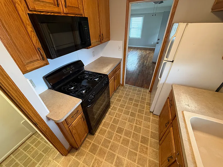 21802 Cushing Ave — Photo 13