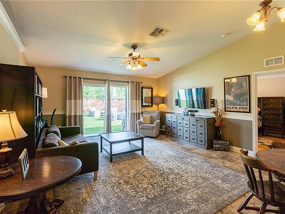4th image of 4819 Fiske Cir