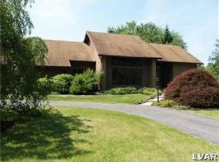 1456 Manor Dr, Bethlehem, PA 18015
