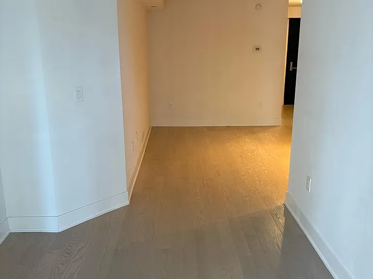 955 Bay St #1218 — Photo 3