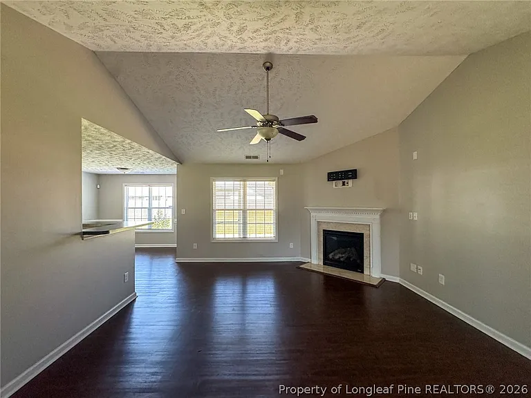 136 Ivystone Dr — Photo 3