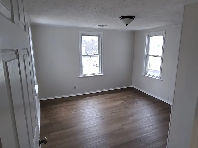 1 Maple Ave — Photo 14