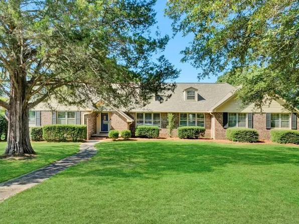 102 Evergreen Dr, Greenwood, SC 29649