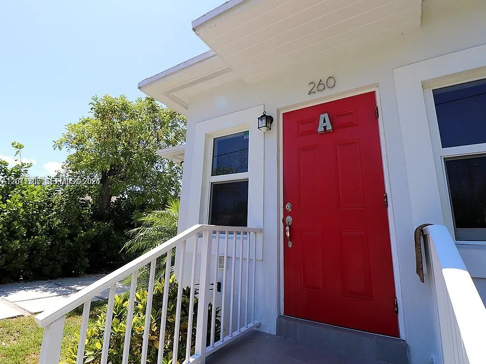 260 NW 40th St #A