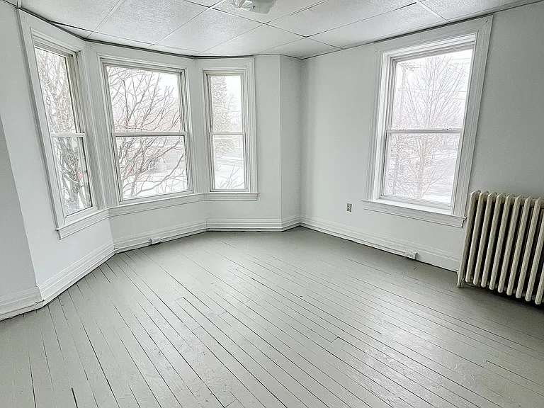 911 State St #2 — Photo 2