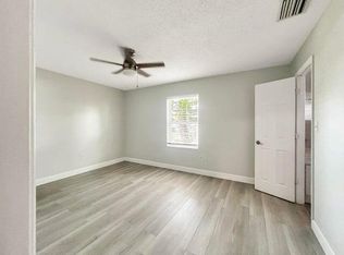 201 E Palm St, Davenport, FL 33837