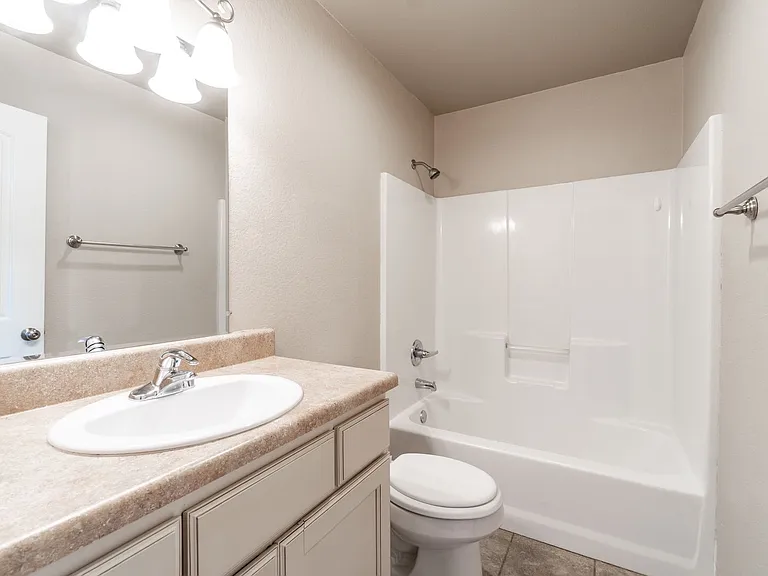 2763 Oakview Rd — Photo 13