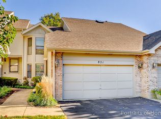 821 N Auburn Woods Dr, Palatine, IL 60067
