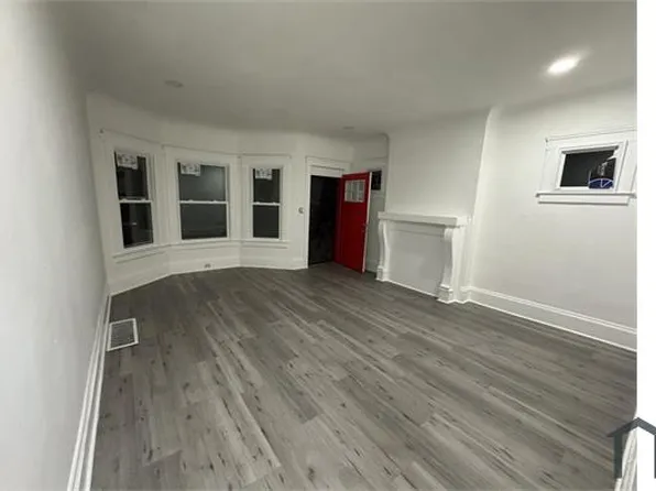 10303 Kempton Ave, Cleveland, OH 44108