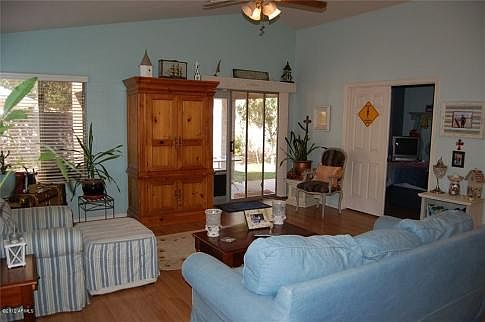 4th image of 9550 E Navarro Ave