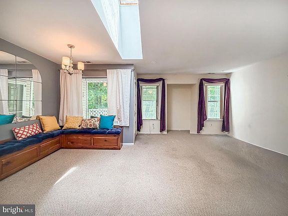 5th image of 804 Diamond Dr