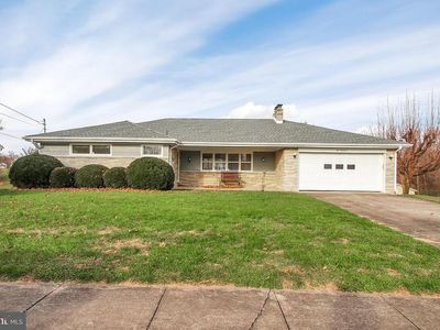 200 S 4th St, Mount Wolf, PA, 17347