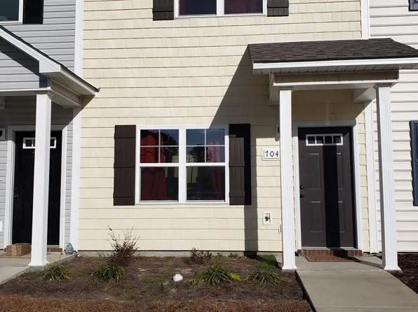 704 Justice Farm Dr, Sneads Ferry, NC 28460