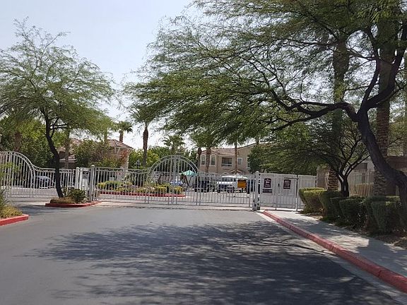 chateau nouveau gated entrance