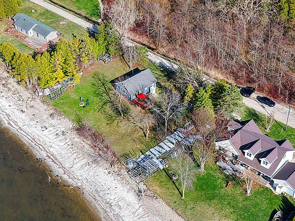 5th image of 2075 South Rd