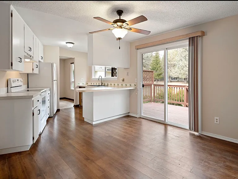 20754 Canterbury Ct — Photo 7