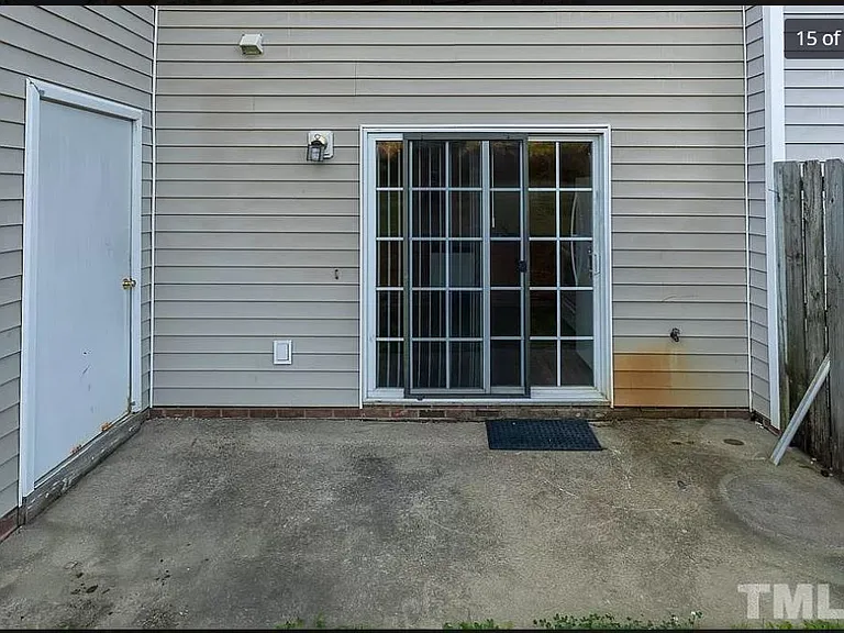 2128 Walnut Bluffs Ln — Photo 15