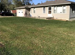 222 Lake Rd, Henryville, IN 47126