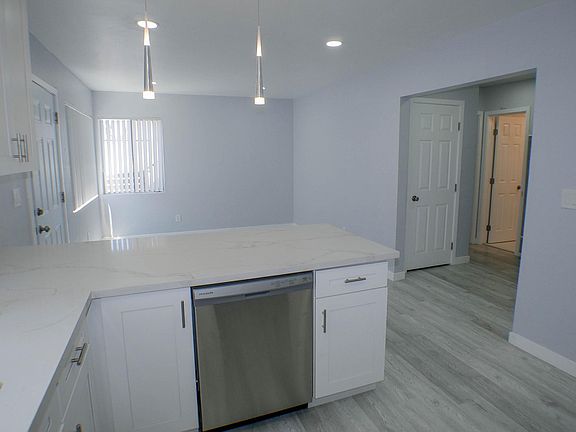 5th image of 3937 Riviera Dr #3937