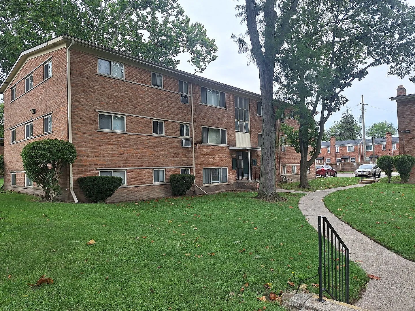 Two bedroom condo in Detroit — Photo 2