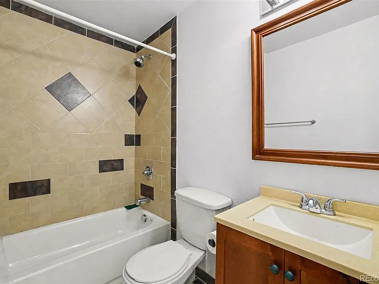 9472 W Utah Pl — Photo 5