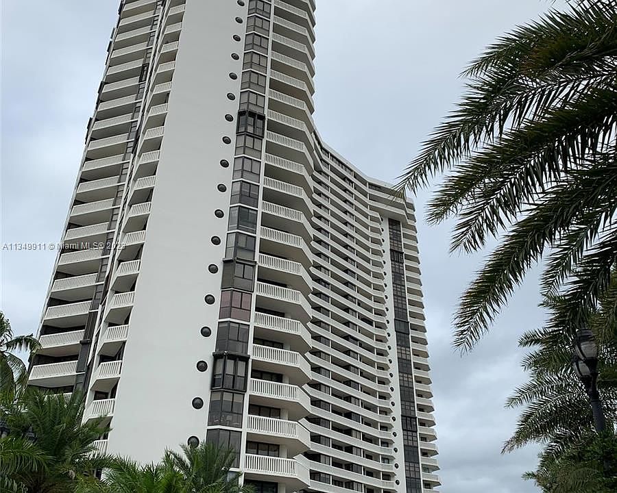 1st image of 1000 Island Blvd #2202