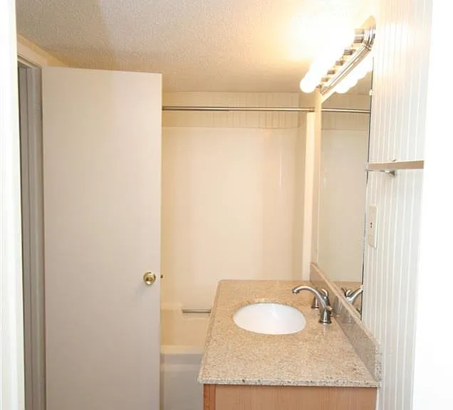 6644 Willow Pointe Dr NW #A — Photo 16