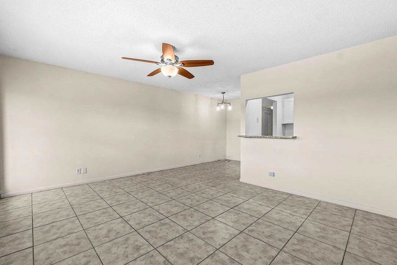 1 bed, 1.0 bath, 645 sqft, $1,300 — Photo 4
