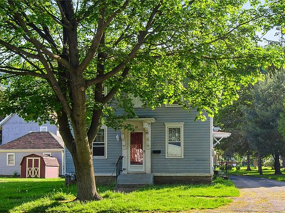 3rd image of 68 Cottage St